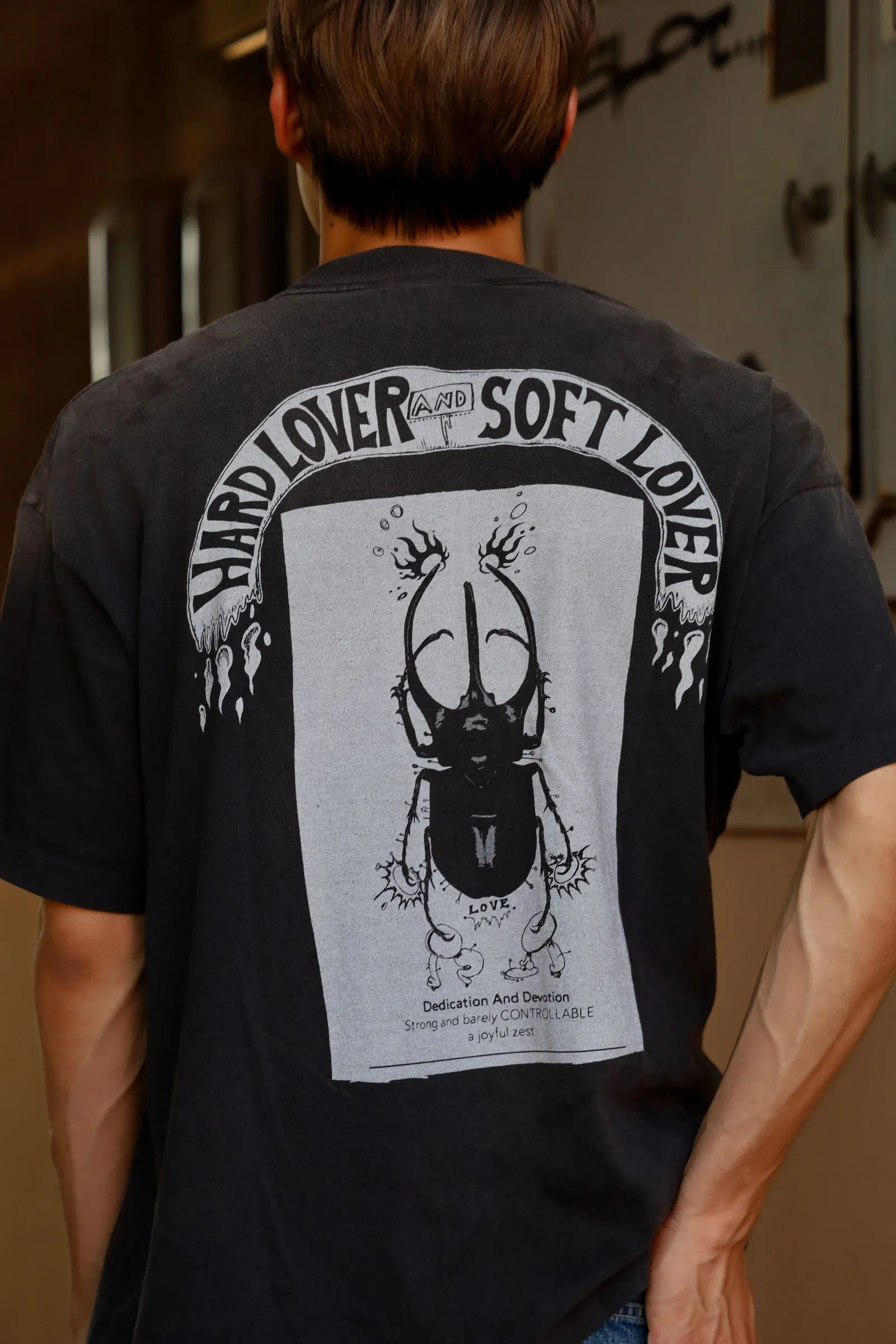 SAINT Mxxxxxx SS TEE/THE ETERNAL/BLK Latest Skeleton Beetle Distressed Sulfur Dyeing Retro Short Sleeves Washed Black S-XL Garment Dyeing Rewashed for Distressed Horse Replacement Faded Top Printing Technology Simulates Natural Distressed Style Really Correct Version Original Consistent Main Mark/Washed Mark/Angel Anti-Counterfeiting Mark